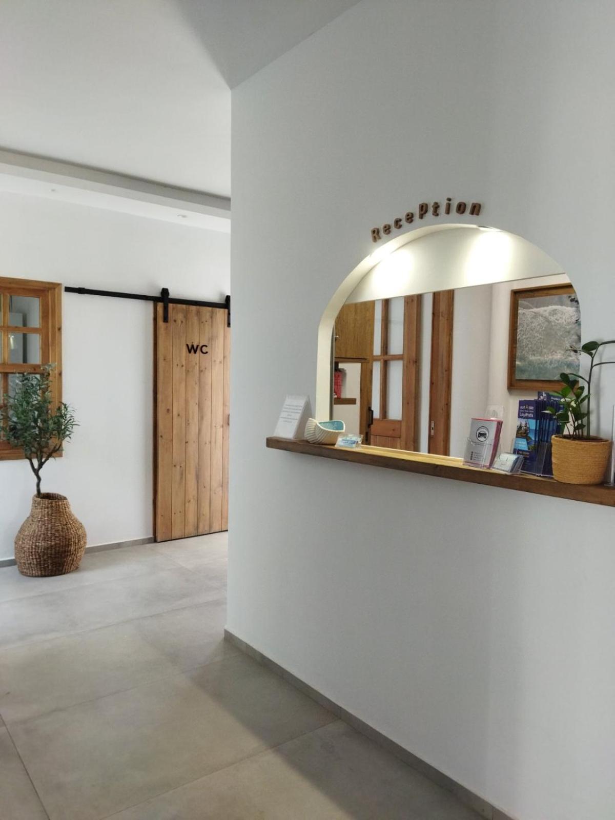 Flisvos Otel