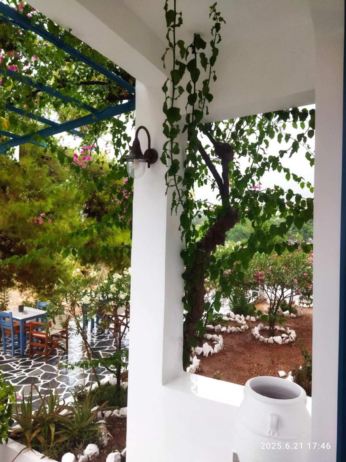 Flisvos Otel 2*